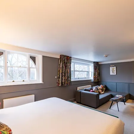 The Goodenough Hotel London-3